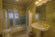 RedAwning Los Angeles Avenue Holiday home